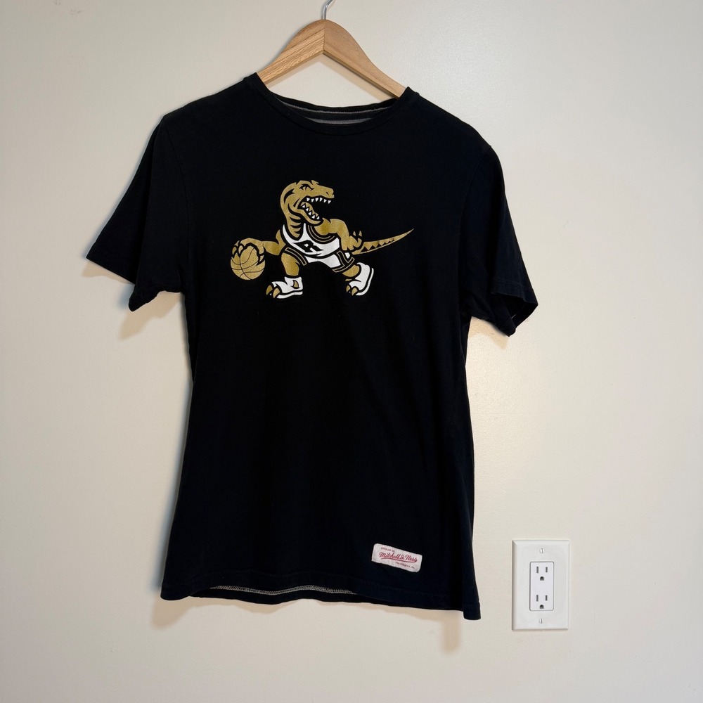 Mitchell & Ness Toronto Raptors Logo Shirt Black Mens Medium Retro NBA Tee